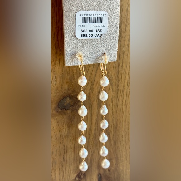 ANTHROPOLOGIE NWT Freshwater Pearl Drop Earrings Length 4” Natural - Picture 3 of 5
